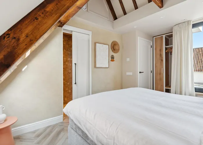 Stonebridge Boutique - Centre