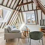 Stonebridge Boutique - Centre Apartment *