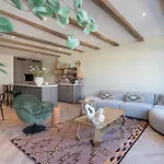 Stonebridge Boutique - Centre Apartment
